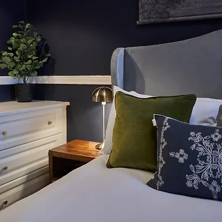 Ground Floor Private Parking Centre Apartment