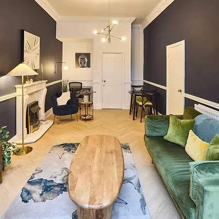 Apartment Ground Floor Private Parking Centre