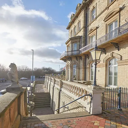 Ground Floor Private Parking Centre * Saltburn-by-the-Sea